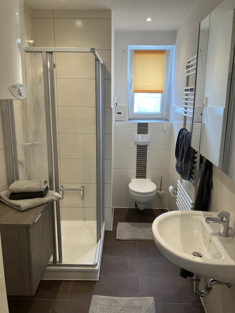 Frisch renoviertes Bad