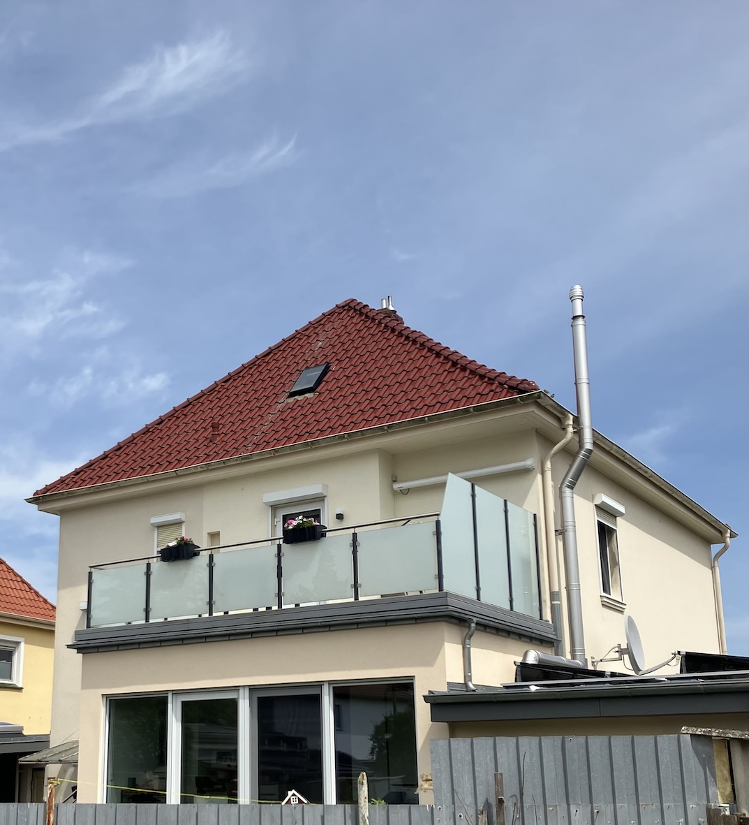 Blick auf den Balkon der Gästewohnung